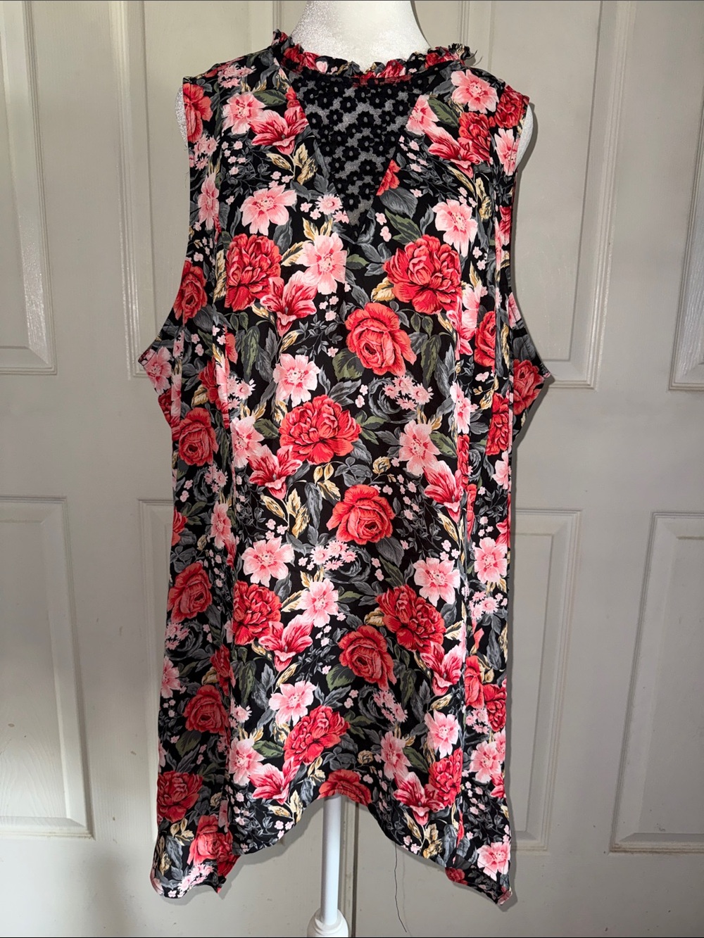 Torrid Floral Georgette Sleeveless Top With Black Lace Inset